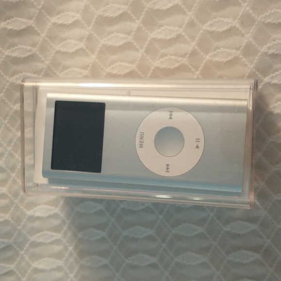 Apple iPod Nano A1199 2GB - 2nd Generation - Silver (MA477LL/A) - D1 - Picture 4 of 5